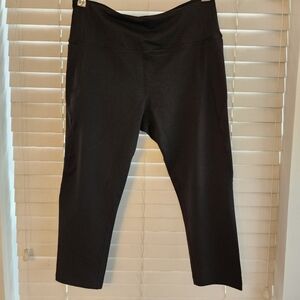 NWT! Black Capri Leggings XL